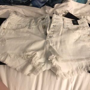 Abercrombie and Fitch boyfriend short size 27